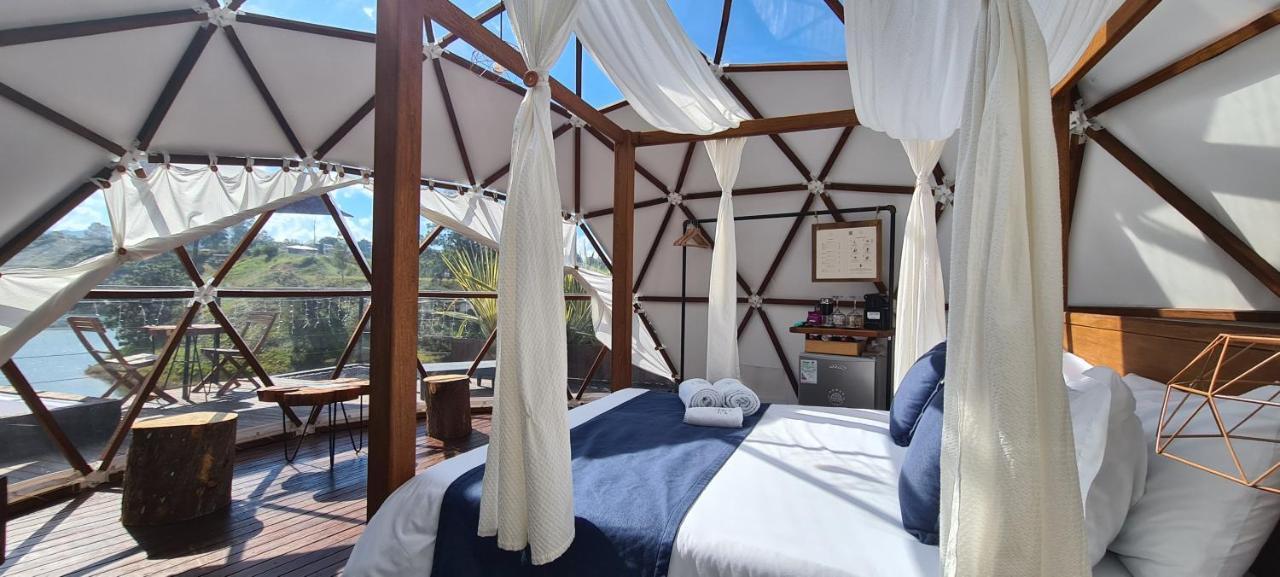 Deluxe Double Room Bath