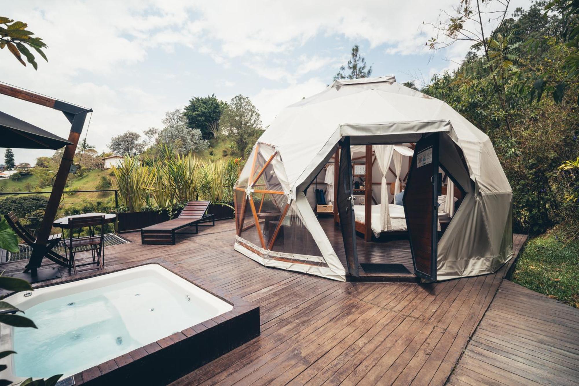 Deluxe Double Room Bath